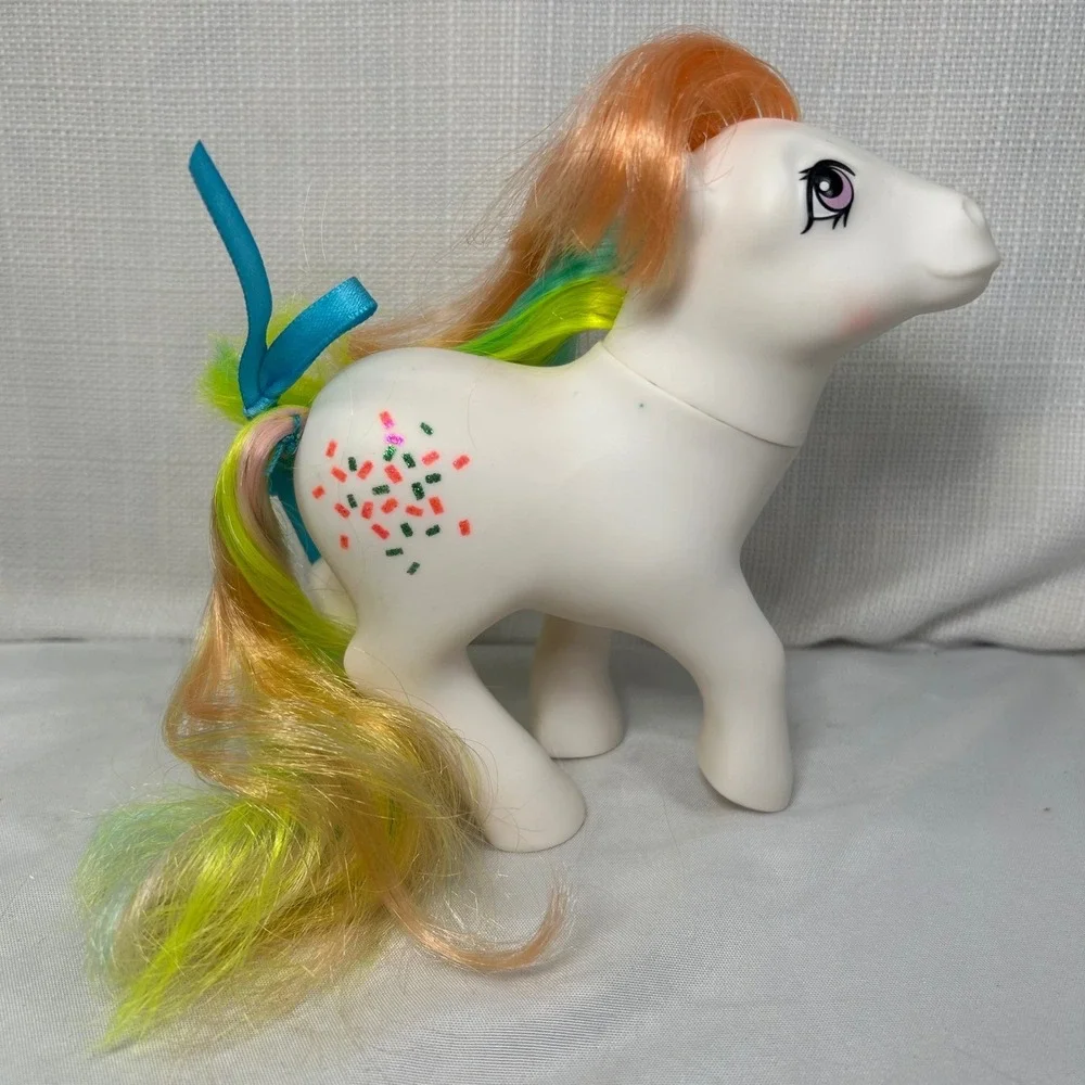 My Little Pony 35th Anniversary Confetti Rainbow Hair White Pony Figure 2018